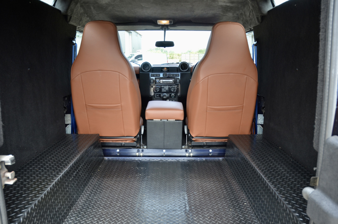 Land Rover Defender 90 XS Bespoke Edition. gallery image 43