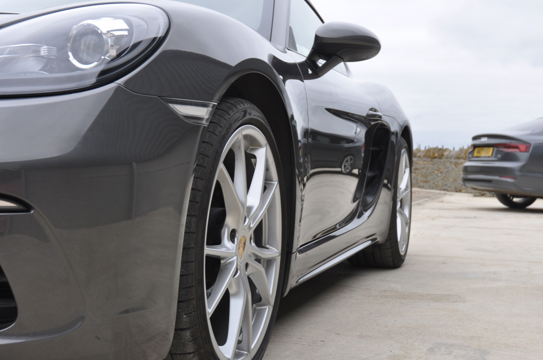 Porsche Cayman T 718/982 gallery image 12