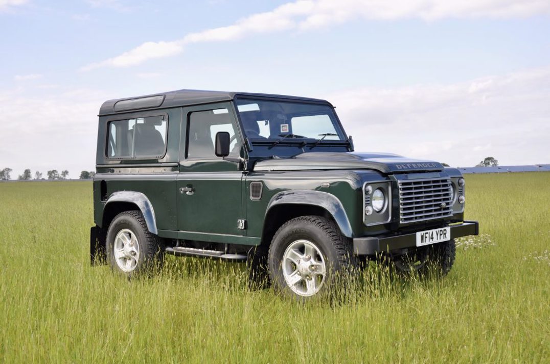 Land Rover Defender 90 2.2 TD XS gallery image 1