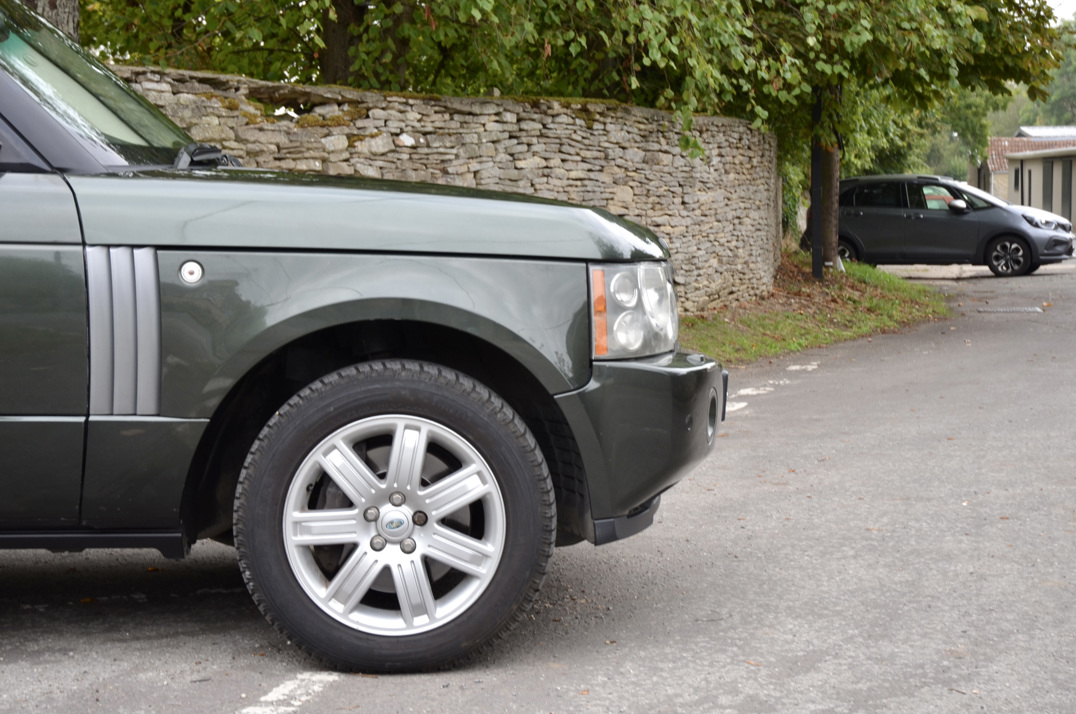 Land Rover Range Rover Vogue TDV8 gallery image 28
