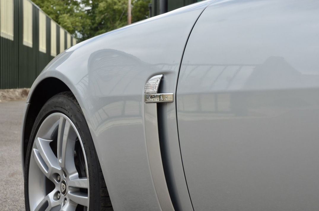 Jaguar XKR 4.2 Auto Convertible gallery image 27