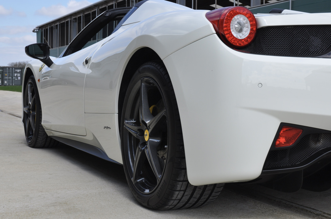 Ferrari 458 Spider DCT gallery image 18