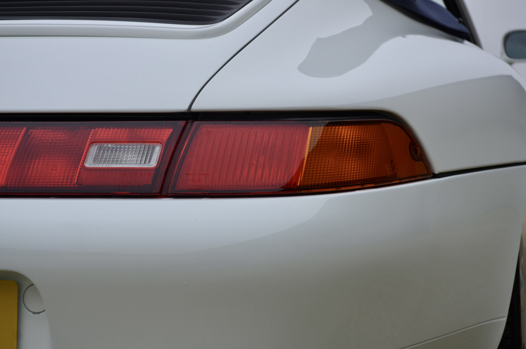 Porsche 911 (993) Carrera 3.6 Manual Cabriolet. gallery image 26