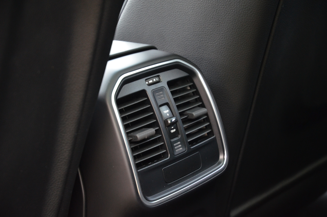 Porsche Macan S 2.9 V6 Turbo gallery image 29