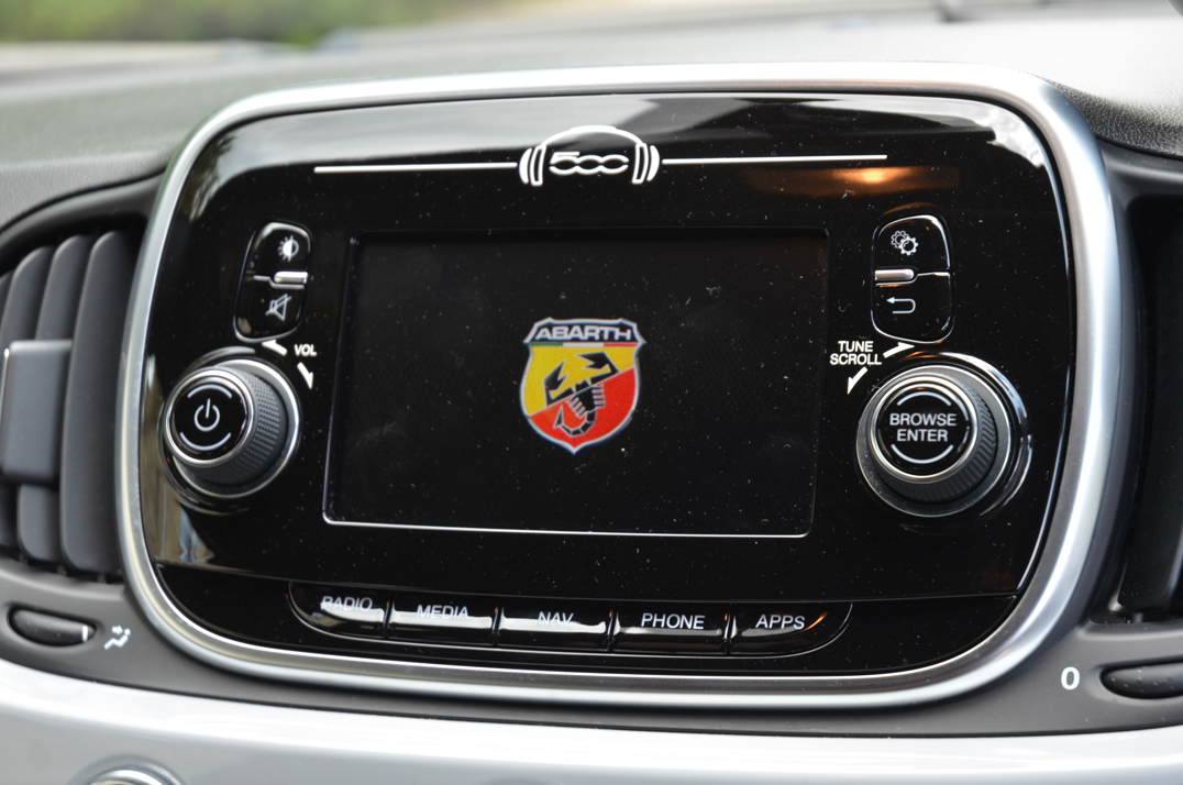 Fiat 500 595 Abarth Convertible gallery image 38