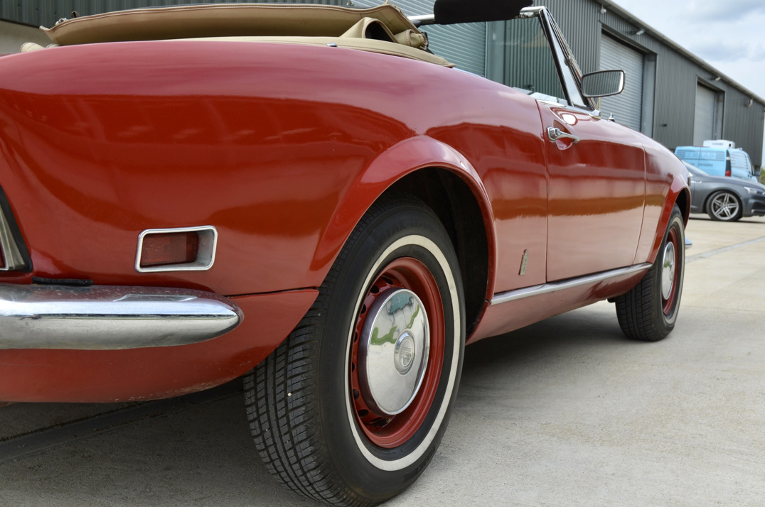 Fiat 124 Spider 1.6 gallery image 18