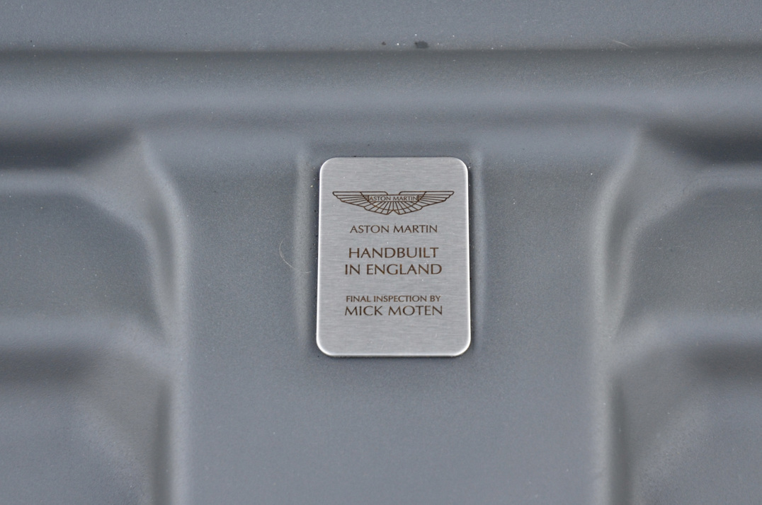 Aston Martin  Db-9 Manual gallery image 39