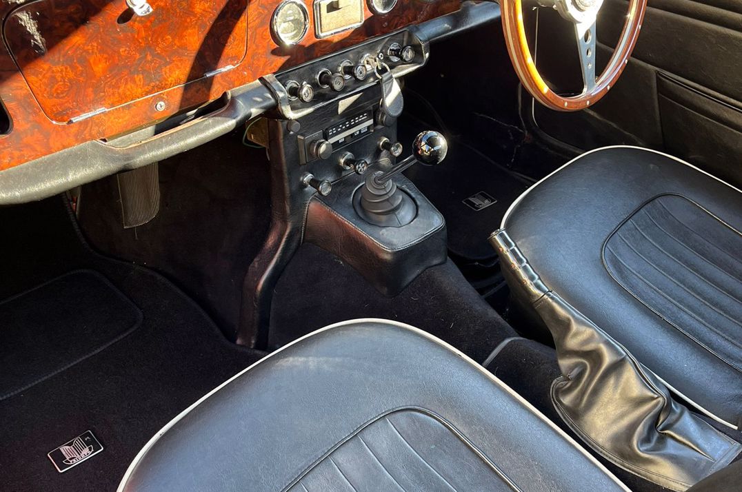 Triumph TR-4 A gallery image 14