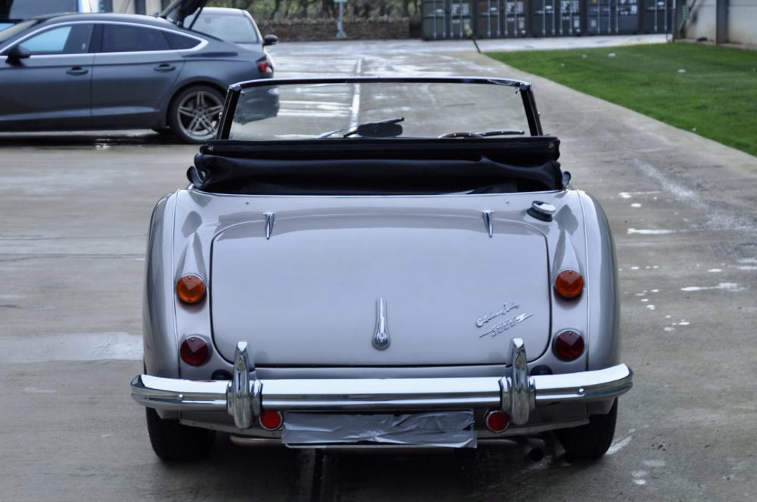 Austin Healey 3000 MIII BJ8 Convertible gallery image 8