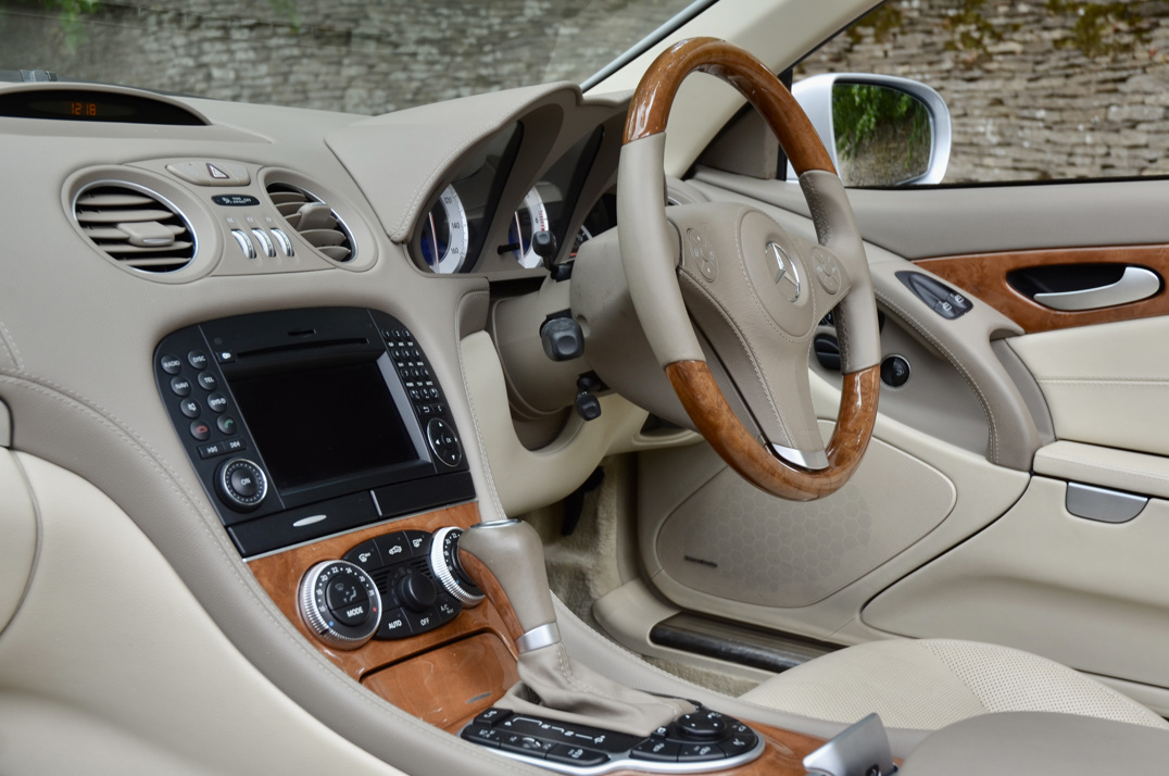 Mercedes SL 500 5.5 Auto gallery image 39