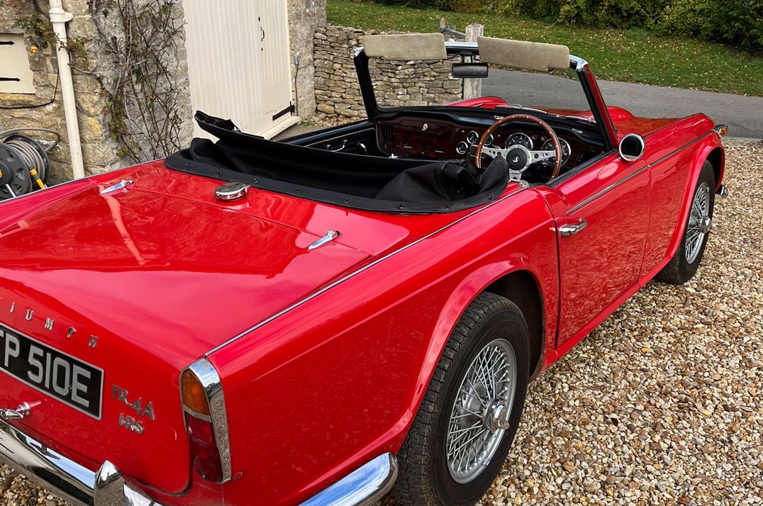 Triumph TR-4 A gallery image 11