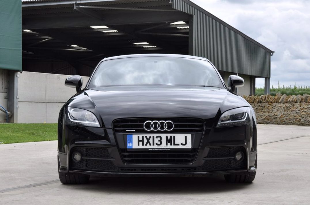Audi TT Coupe Black Edition 2.0 TDI Quattro 170 Manual gallery image 2