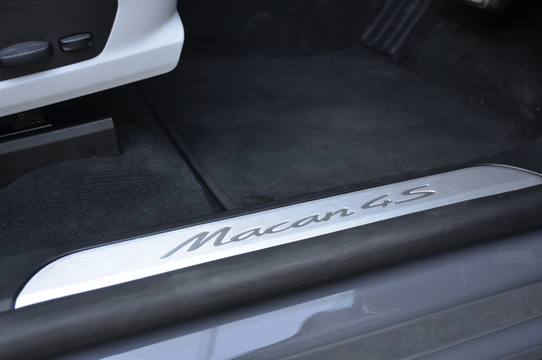Porsche Macan 4s Electric gallery image 36