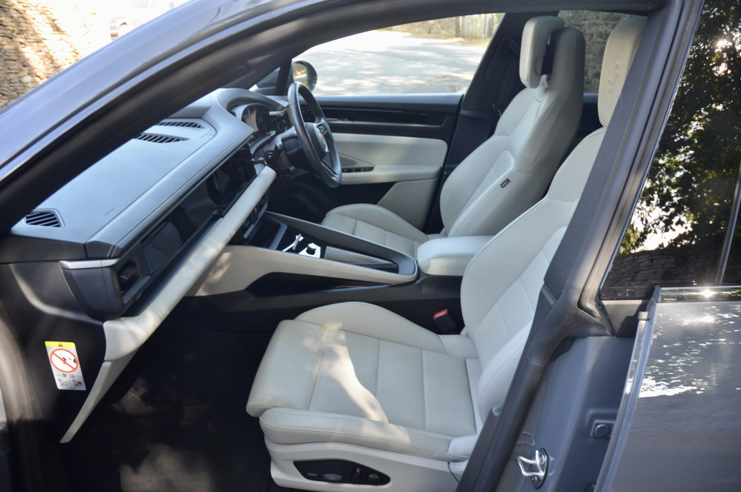 Porsche Macan 4s Electric gallery image 29