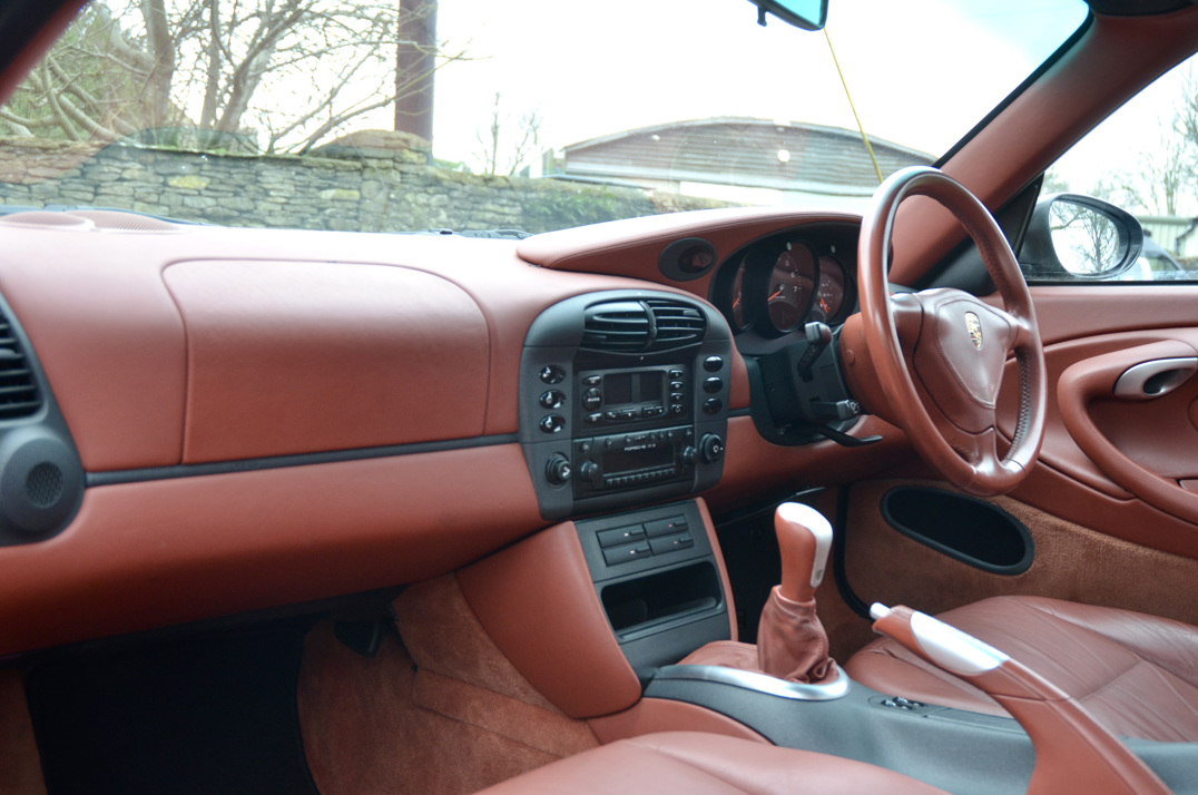 Porsche 911 Carrera with factory Aero kit. gallery image 34