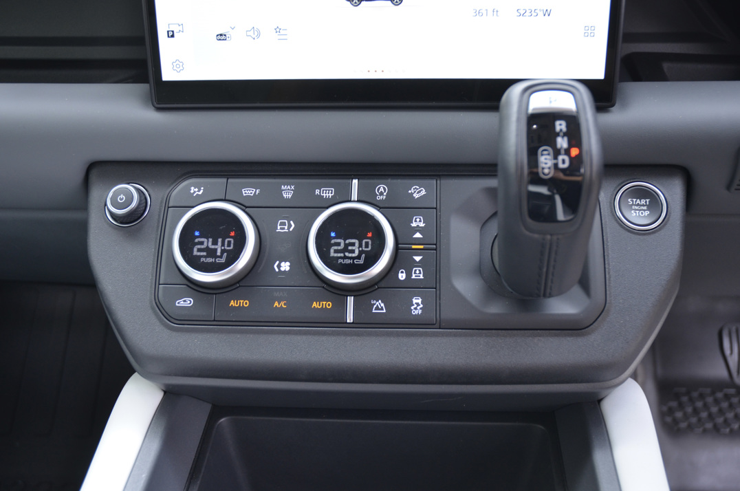 Land Rover Defender 90 X Dynamic HSE 3.0D 350 MHEV gallery image 52