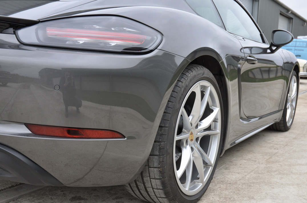 Porsche Cayman T 718/982 gallery image 14