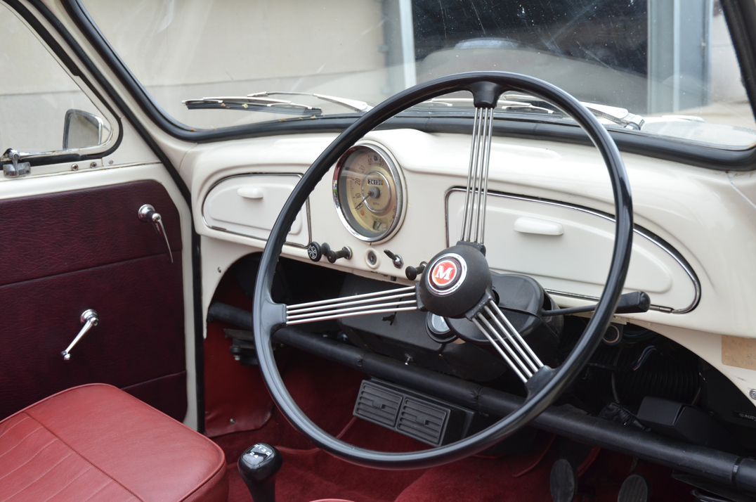 Morris Minor 1000 Convertible gallery image 26