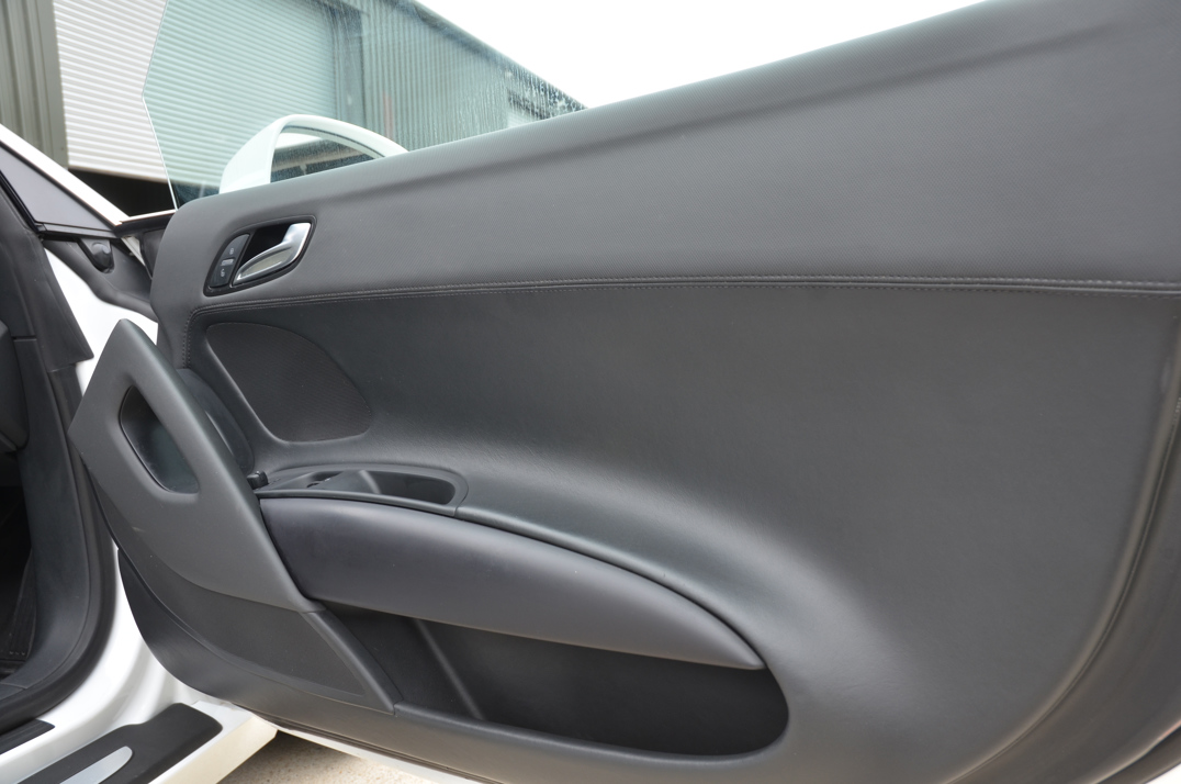 Audi R8 Spyder V8 Manul . gallery image 40