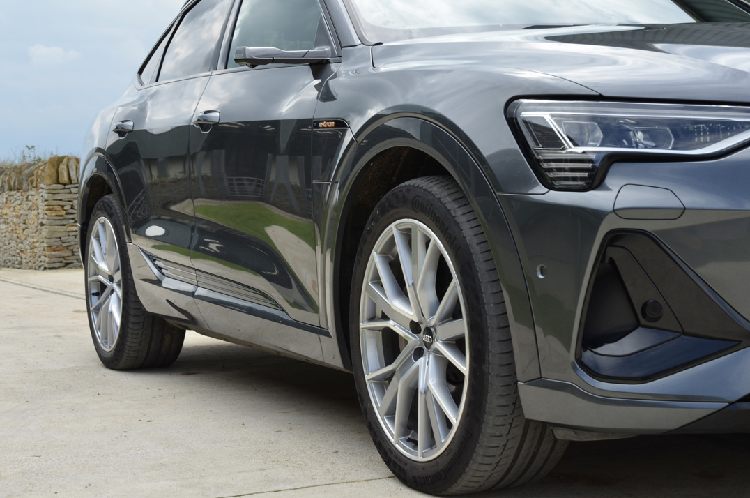 Audi E - Tron Launch Edition 55 Quattro 300Kw. gallery image 14