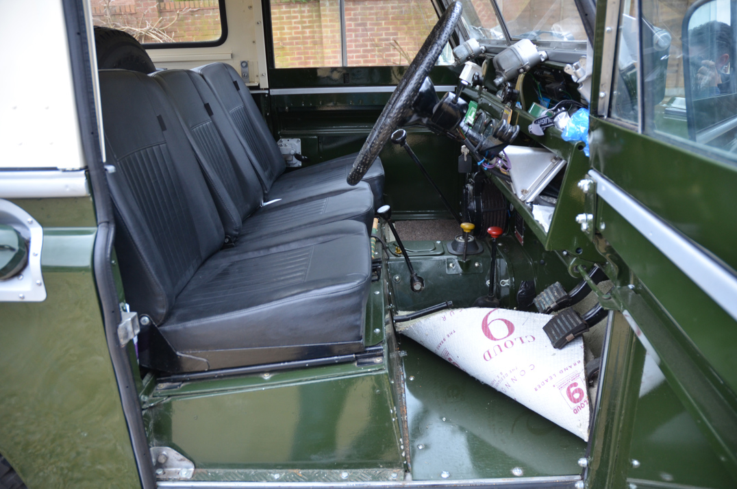 Land Rover Series II gallery image 33