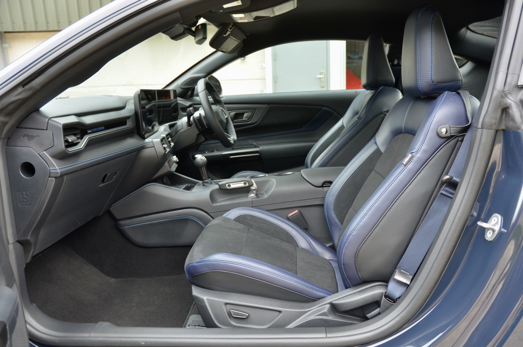 Ford Mustang 5.0 V8 Dark Horse Coupe Selshift - Euro 6. gallery image 36