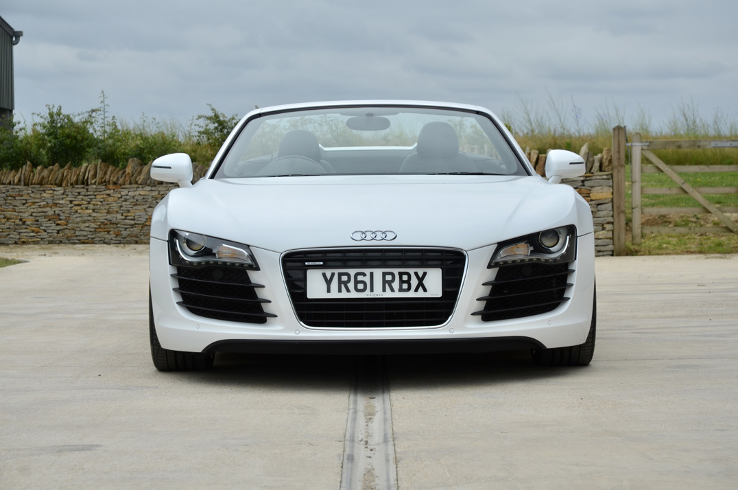 Audi R8 Spyder V8 Manul . gallery image 4