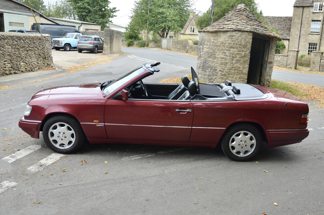 Mercedes E220 Cabriolet Sport Line gallery image 14