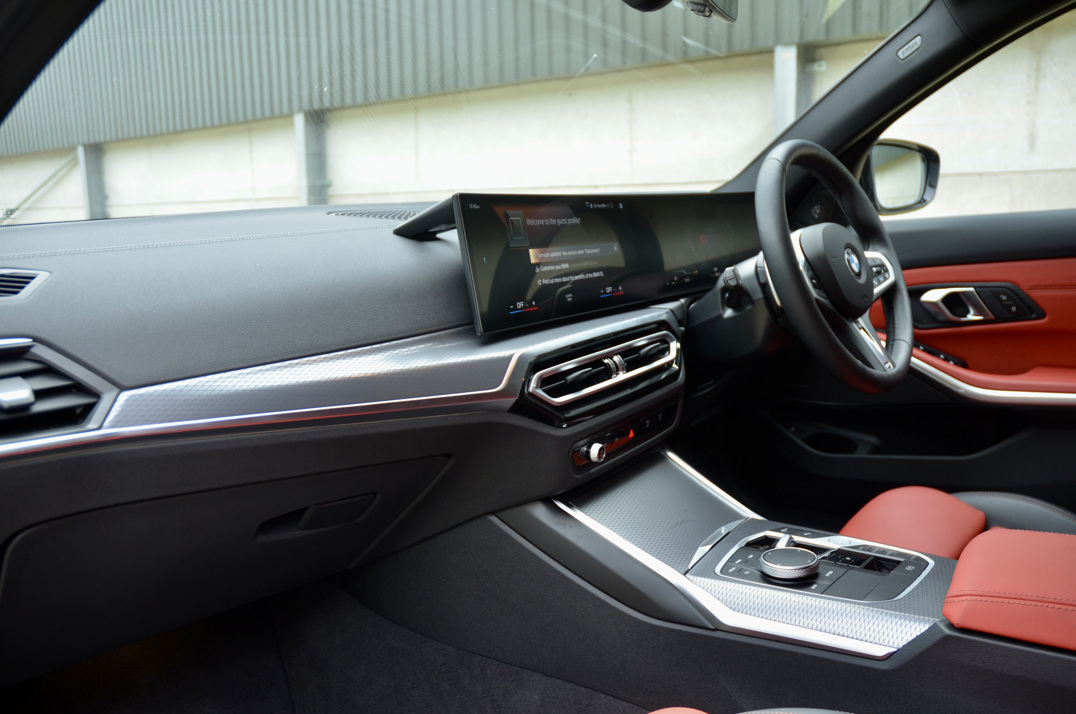 BMW - M340D MHEV X Drive Touring. gallery image 35