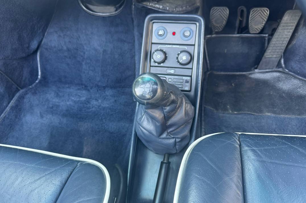 Porsche 911 930 Turbo Cabriolet. gallery image 9
