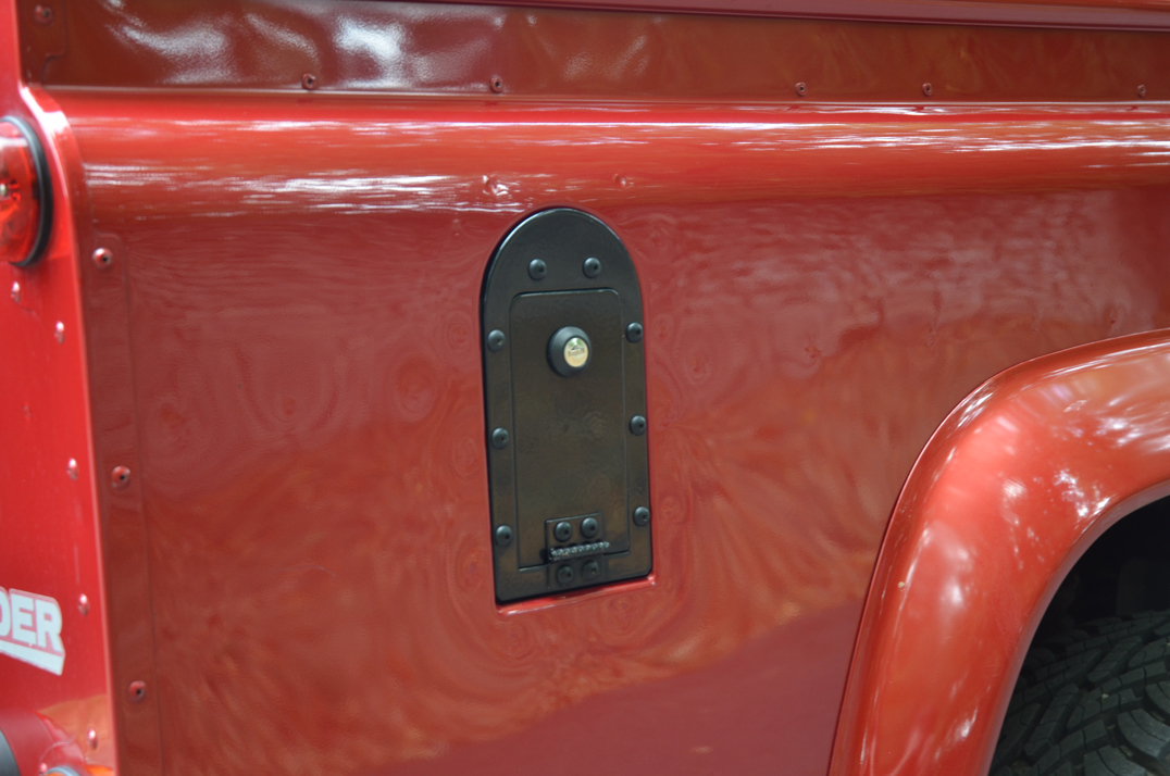 Land Rover Defender 110 2.2 TDCI Automatic 9 - Seater gallery image 26