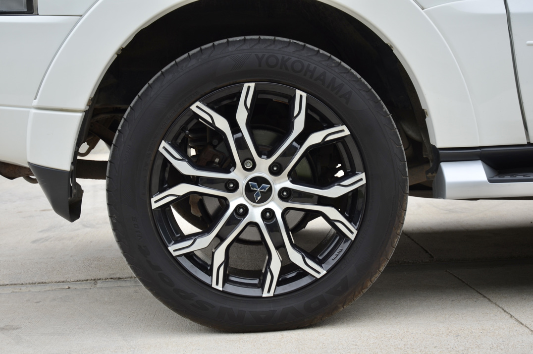 Mitsubishi Shogun 3.2 DI-D Barbarian Auto SWB gallery image 22