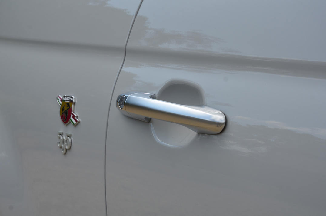 Fiat 500 595 Abarth Convertible gallery image 24