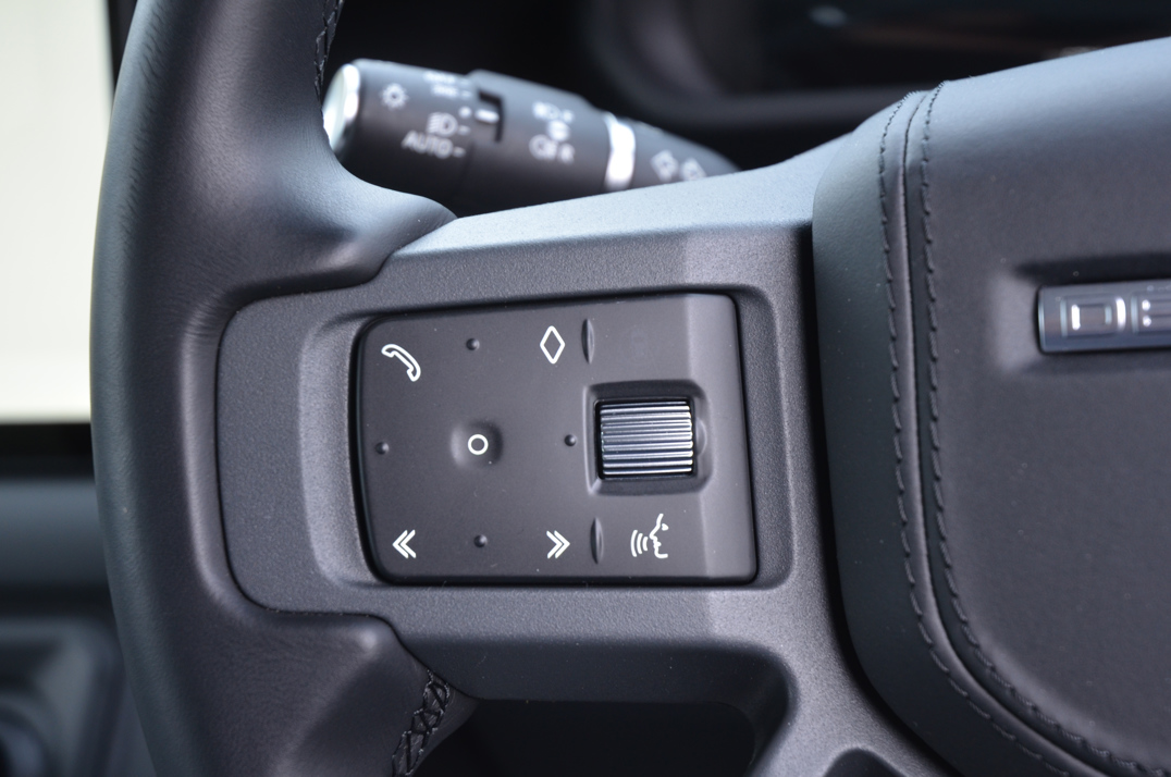 Land Rover Defender 90 X Dynamic HSE 3.0D MHEV gallery image 50