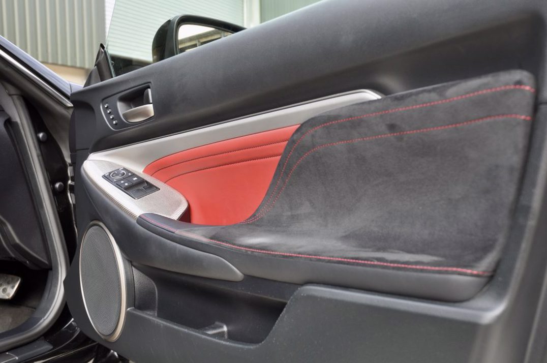 Lexus RCF V8 Coupe gallery image 30