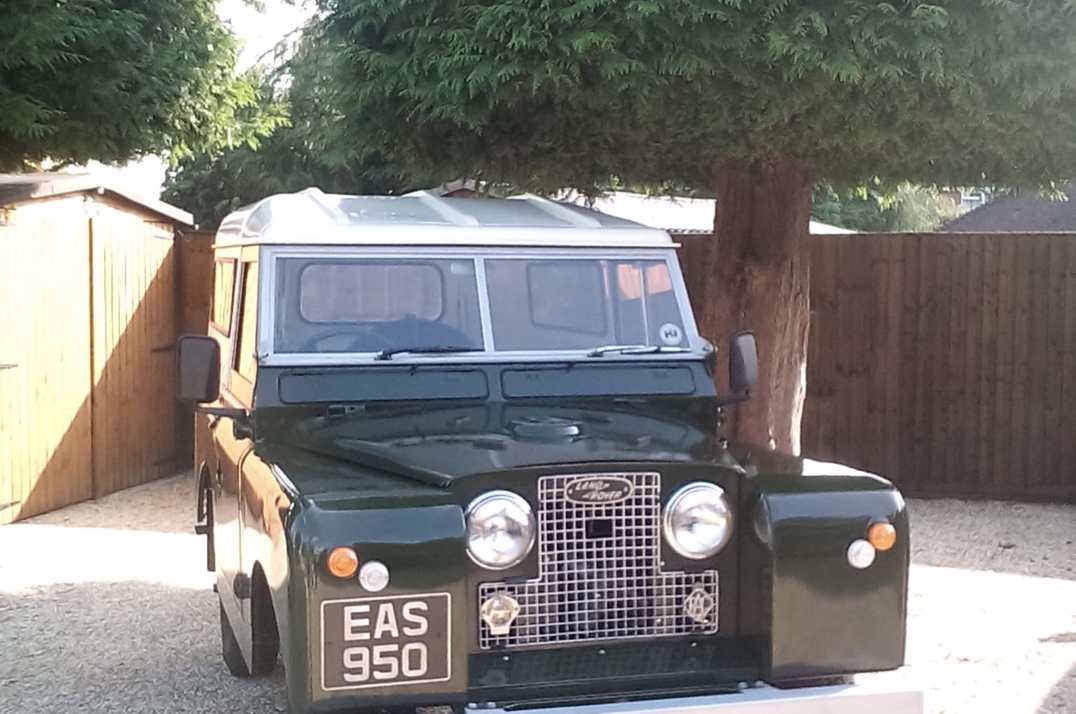 Land Rover Series II gallery image 1