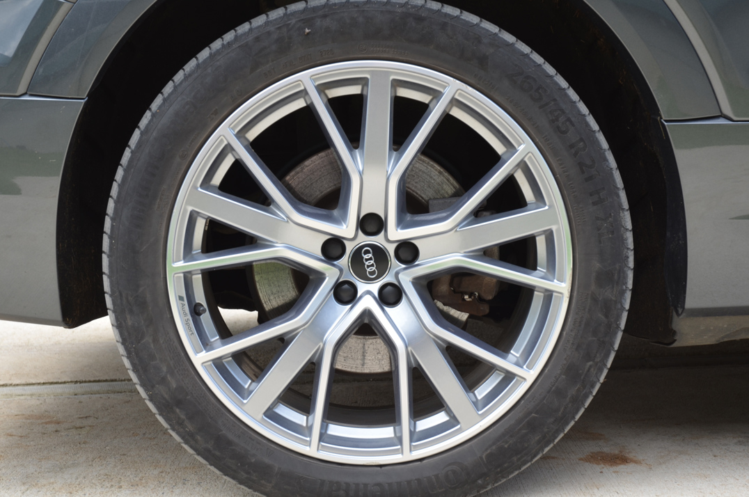 Audi E - Tron Launch Edition 55 Quattro 300Kw. gallery image 23