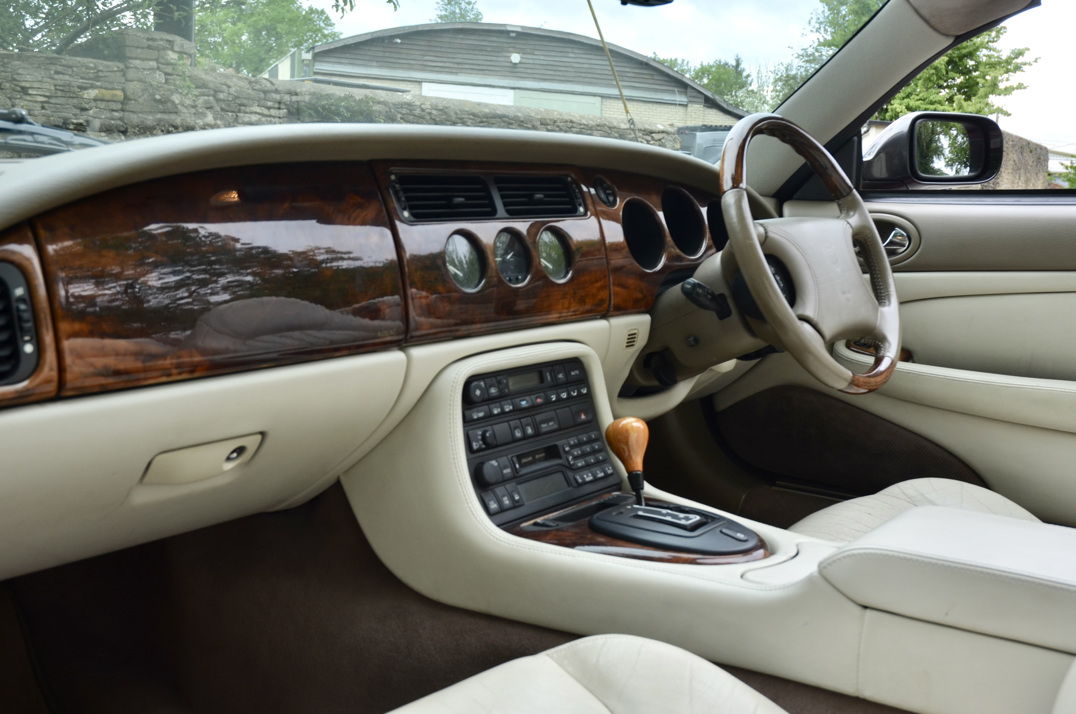 Jaguar XK8 Cabriolet. Just 30,000 Miles. Superb gallery image 40