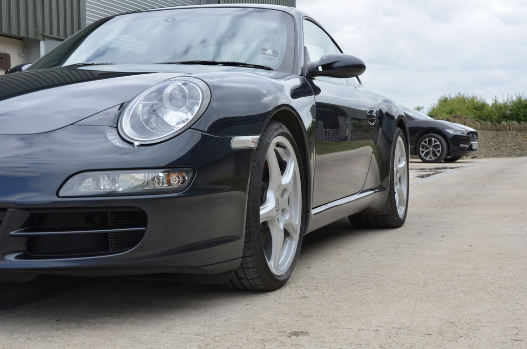 Porsche 911 Carrera s Coupe (1) gallery image 9