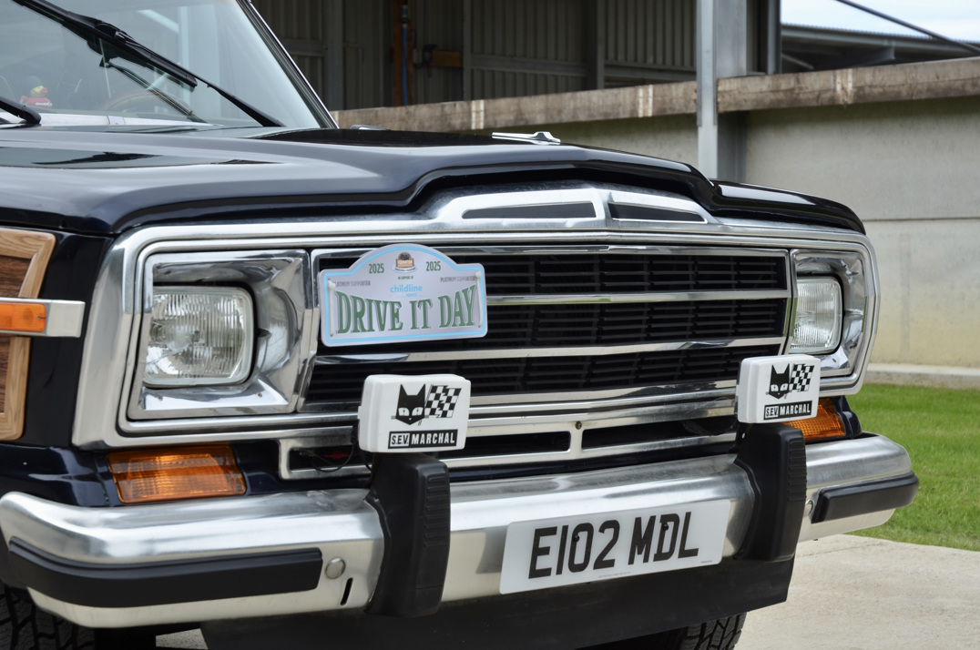 Jeep Grand Wagoneer 5.900cc V8 Auto gallery image 17