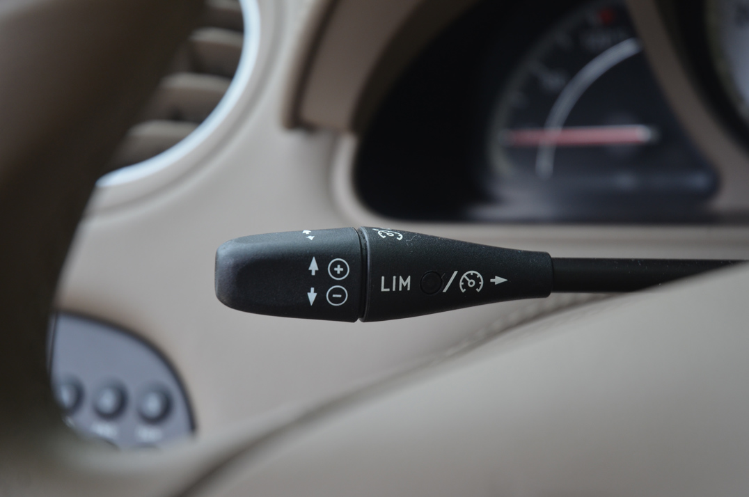 Mercedes SL 500 5.5 Auto gallery image 52