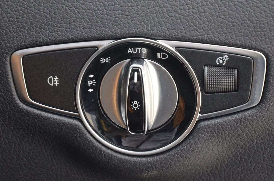 Mercedes Benz E400D AMG Line Premium plus D-4M Coupe. Px Welcome gallery image 43