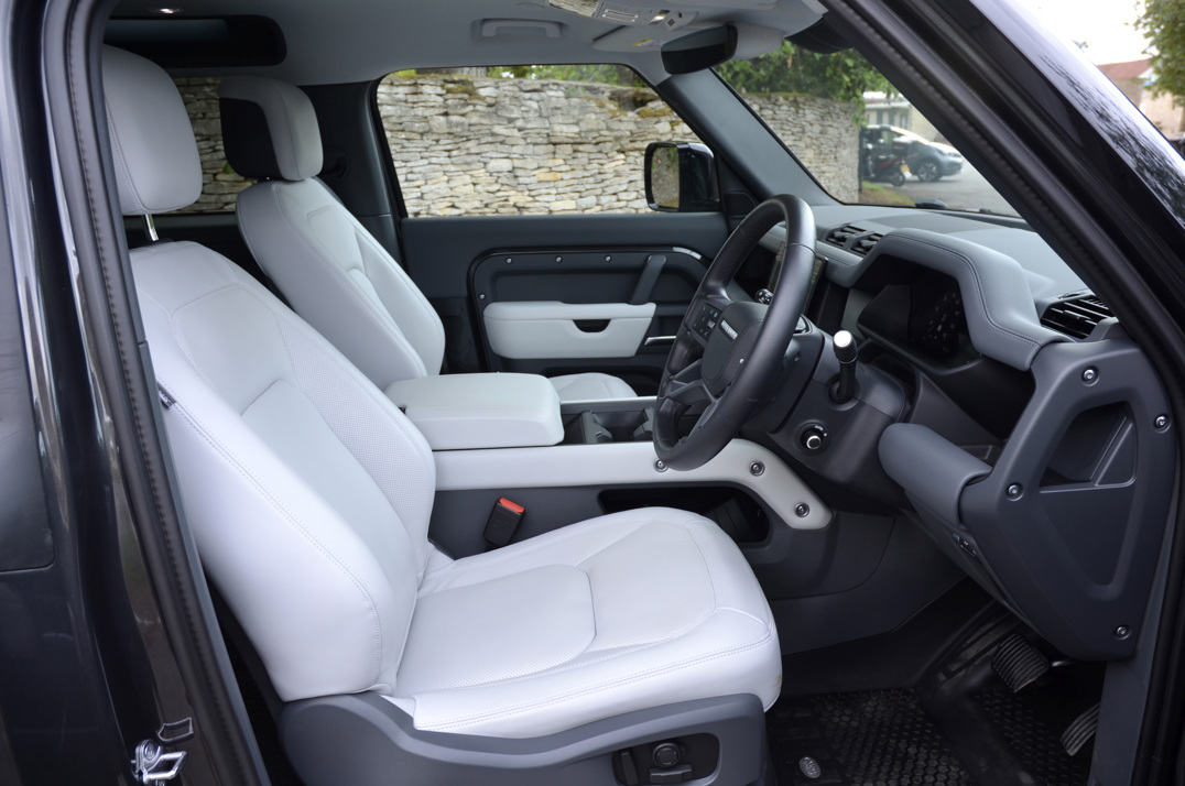 Land Rover Defender 90 X Dynamic HSE 3.0D 350 MHEV gallery image 29