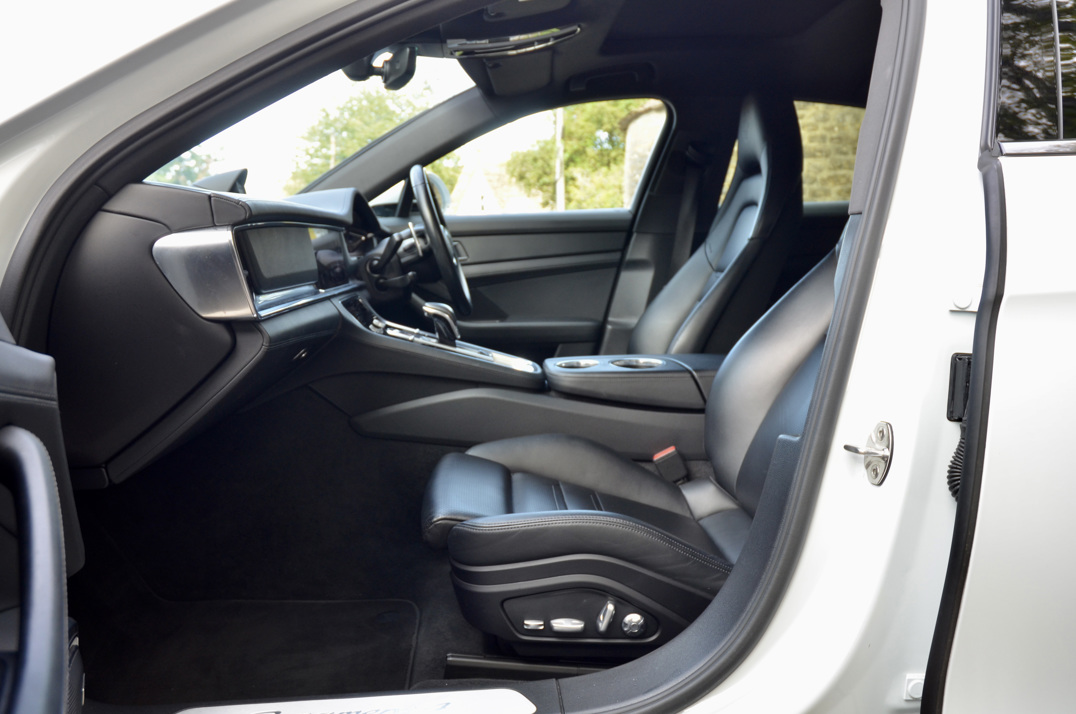 Porsche Panamera 2.9 V6 E-Hybrid 17.9KW Gen 2.2 gallery image 36