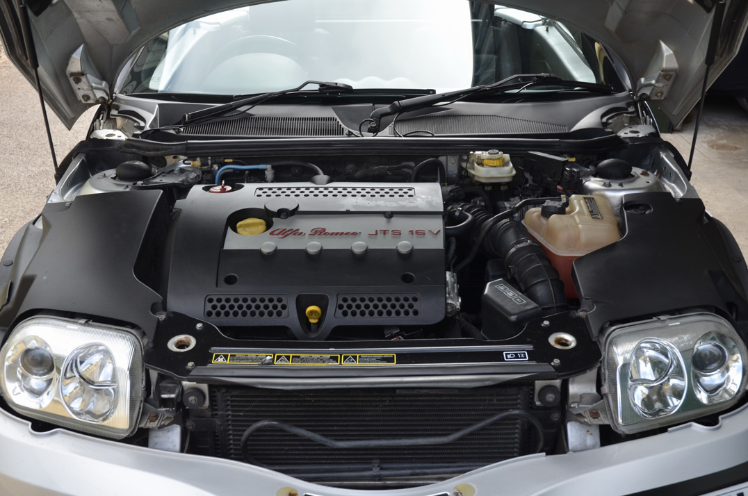 Alfa Romeo Spider 2.0 JTS Lusso Convertible by Pininfarina gallery image 47