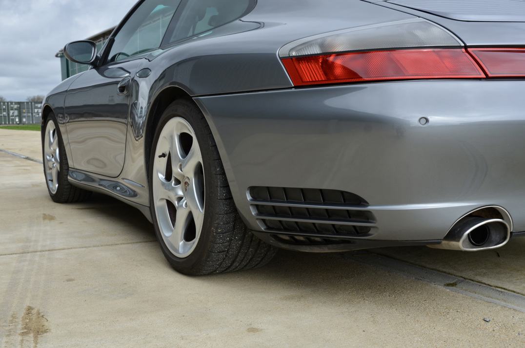 Porsche 911 Carrera 4s Tip. gallery image 10