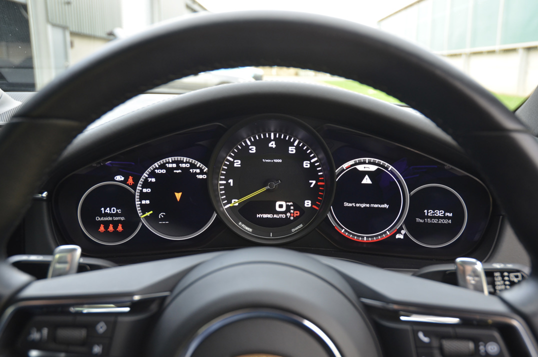 Porsche Panamera 4 V6 Sport Turismo 5dr Petrol Plug-in Hybrid PDK 4WD. gallery image 54