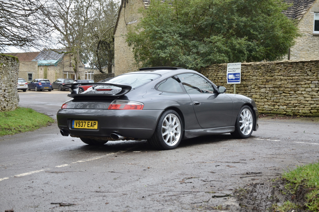 Porsche 911 Carrera with factory Aero kit. gallery image 7