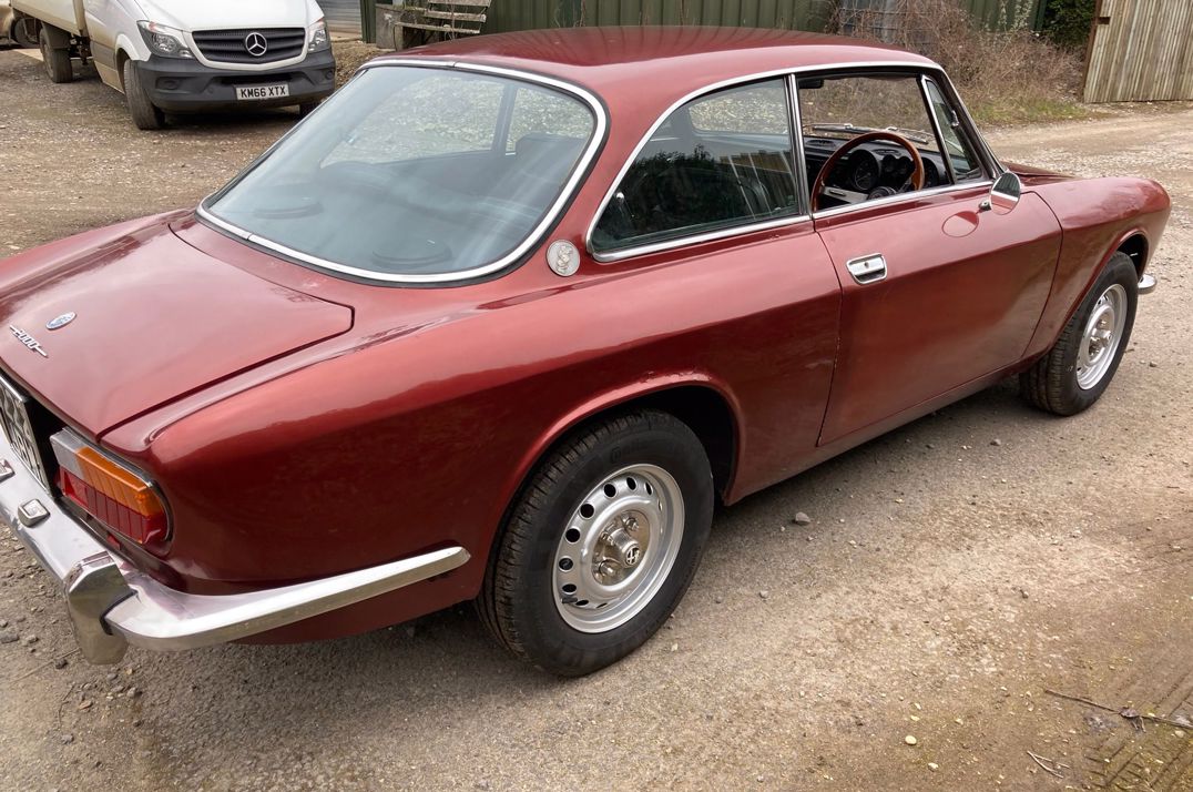 Alfa Romeo 2000 GTV Coupe (1) gallery image 32