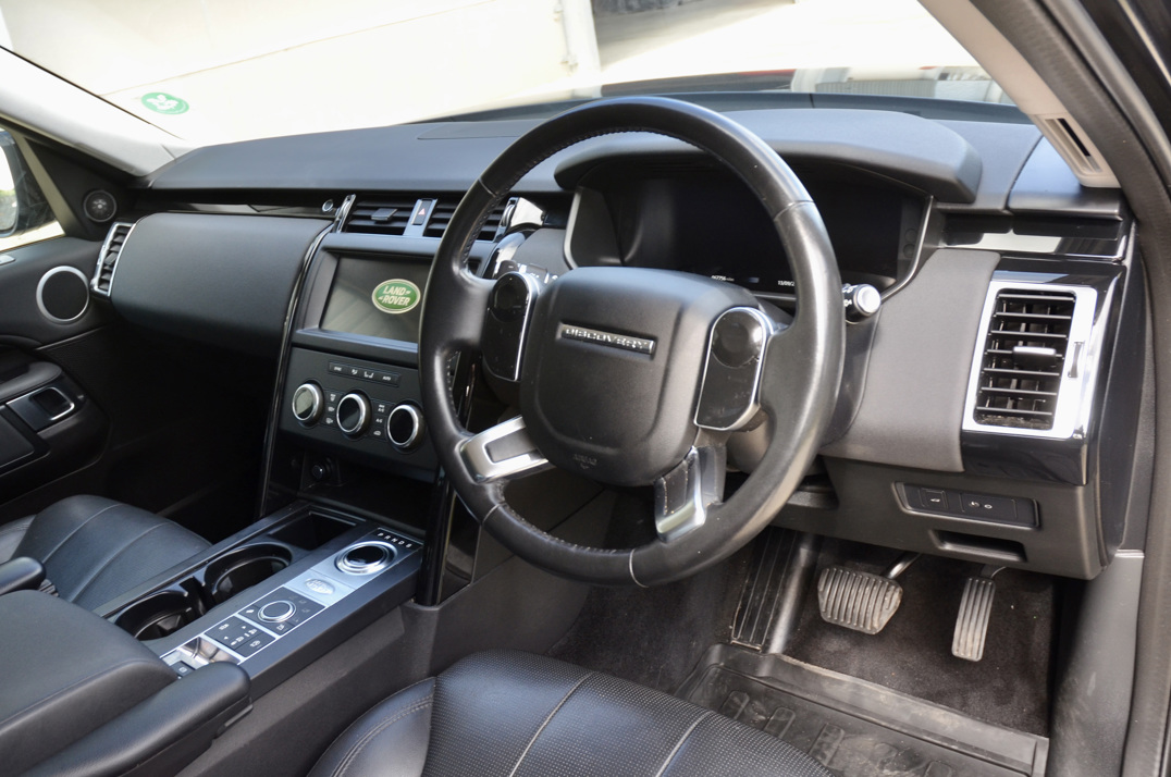 Land Rover Discovery 30 SDV6 SE Auto gallery image 32